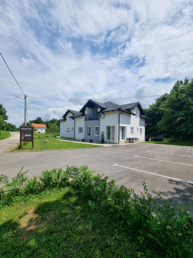 House Forest Queen Smoljanac Exterior photo